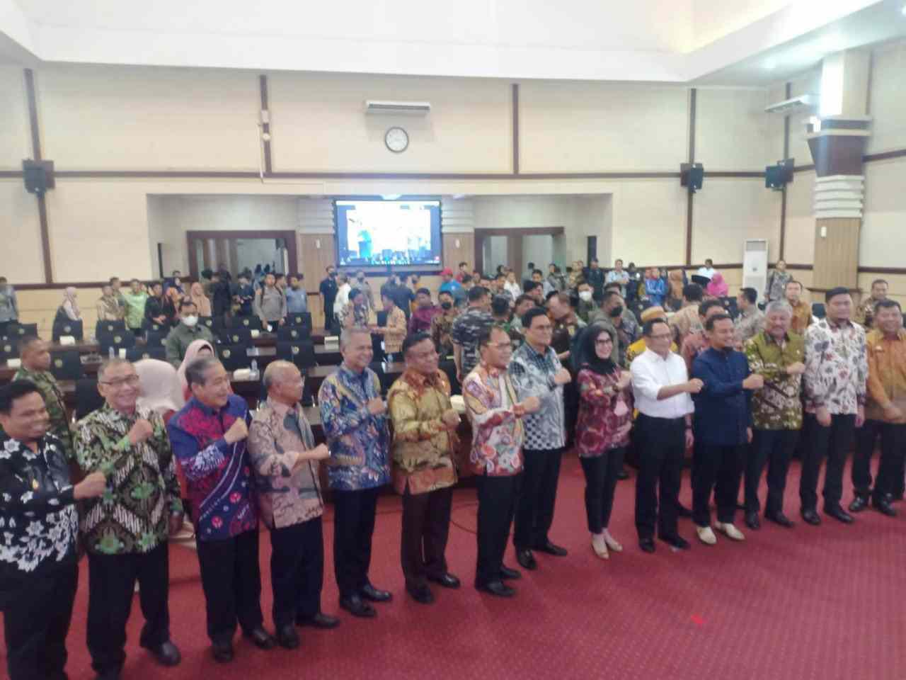 Bersama Kepala Daerah se-Sulsel, Wawali Parepare Ikuti Pengarahan Mendagri Tentang  Pemulihan Ekonomi dan Inflasi 